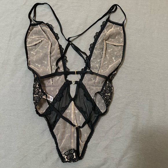 Victoria’s Secret Very Sexy Luxe Designer Collection Teddy - Picture 2 of 3